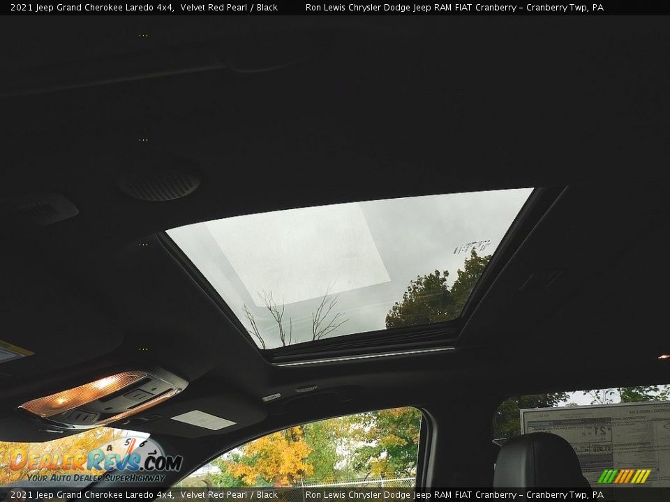 2021 Jeep Grand Cherokee Laredo 4x4 Velvet Red Pearl / Black Photo #16