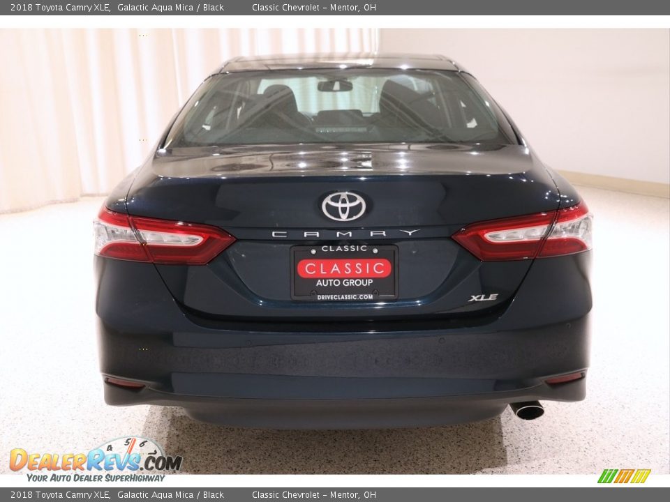 2018 Toyota Camry XLE Galactic Aqua Mica / Black Photo #20