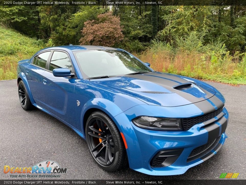 Front 3/4 View of 2020 Dodge Charger SRT Hellcat Widebody Photo #4