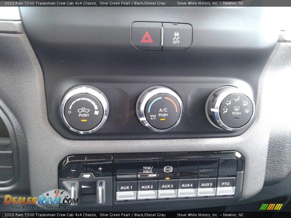 Controls of 2020 Ram 5500 Tradesman Crew Cab 4x4 Chassis Photo #22