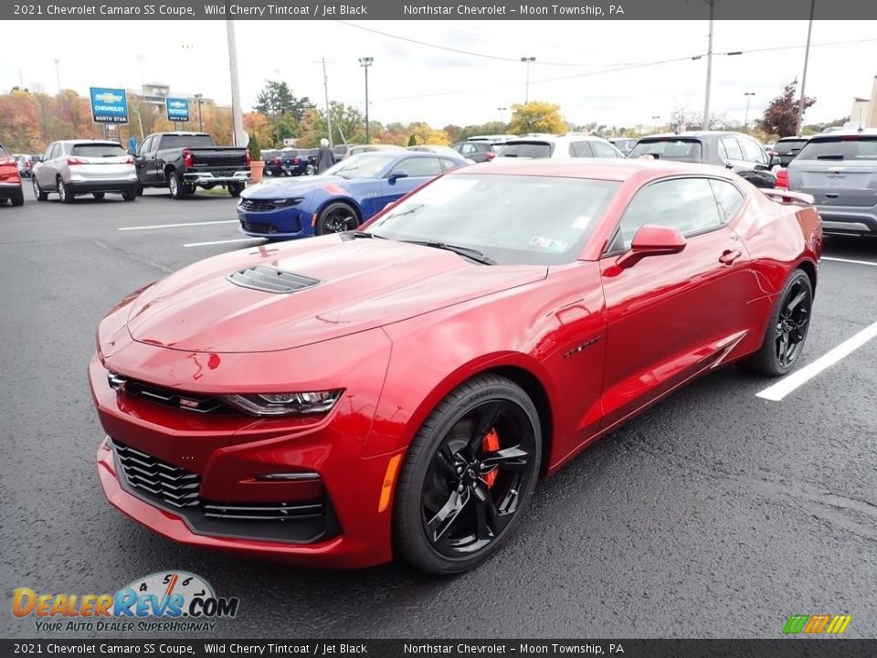 Front 3/4 View of 2021 Chevrolet Camaro SS Coupe Photo #1