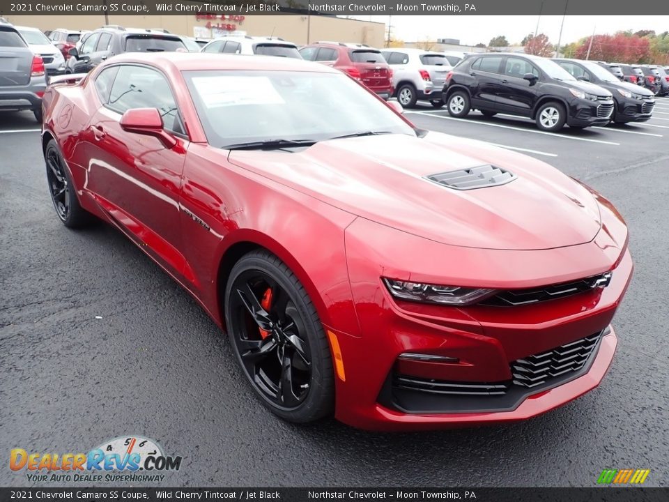 Front 3/4 View of 2021 Chevrolet Camaro SS Coupe Photo #8