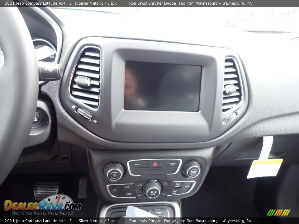 Controls of 2021 Jeep Compass Latitude 4x4 Photo #16