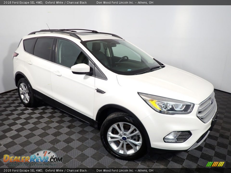 Front 3/4 View of 2018 Ford Escape SEL 4WD Photo #2