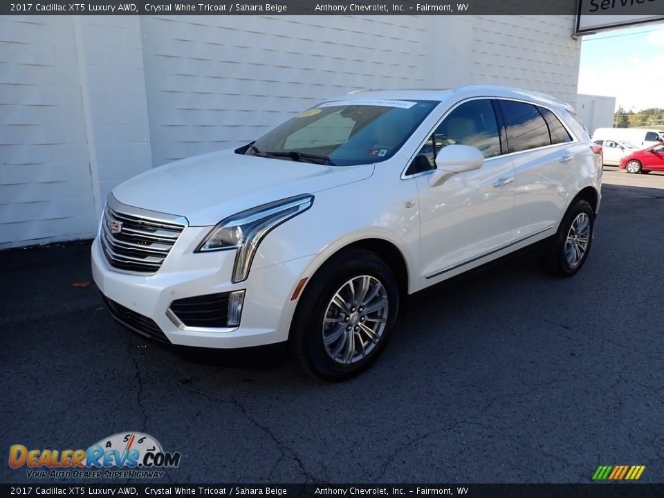 2017 Cadillac XT5 Luxury AWD Crystal White Tricoat / Sahara Beige Photo #2