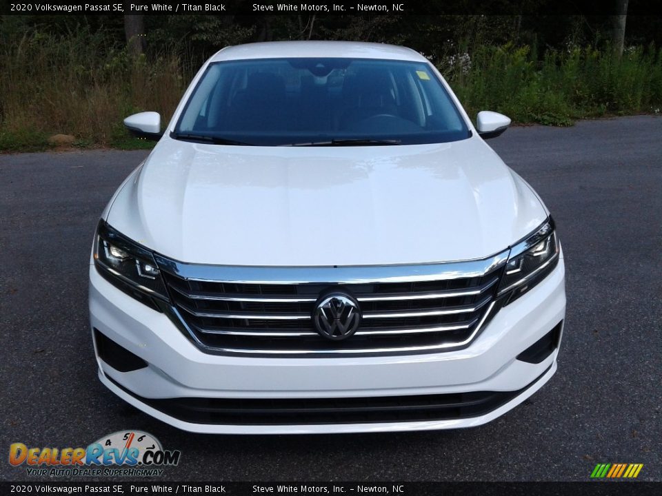 2020 Volkswagen Passat SE Pure White / Titan Black Photo #4