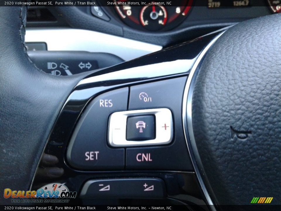 2020 Volkswagen Passat SE Steering Wheel Photo #18