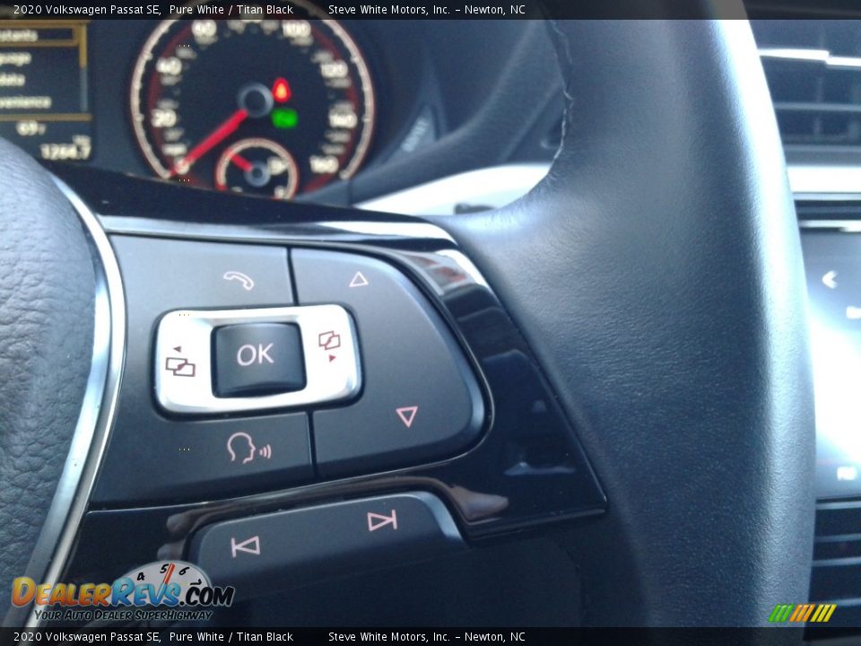 2020 Volkswagen Passat SE Steering Wheel Photo #19