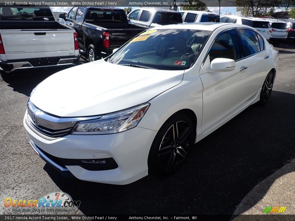 2017 Honda Accord Touring Sedan White Orchid Pearl / Ivory Photo #7