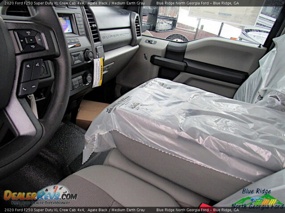 2020 Ford F250 Super Duty XL Crew Cab 4x4 Agate Black / Medium Earth Gray Photo #23