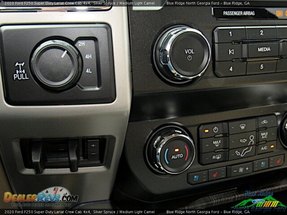 2020 Ford F250 Super Duty Lariat Crew Cab 4x4 Silver Spruce / Medium Light Camel Photo #22