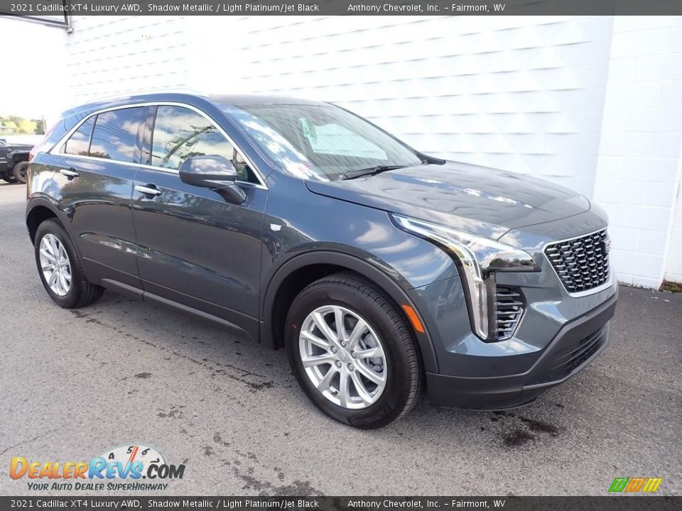 Front 3/4 View of 2021 Cadillac XT4 Luxury AWD Photo #1