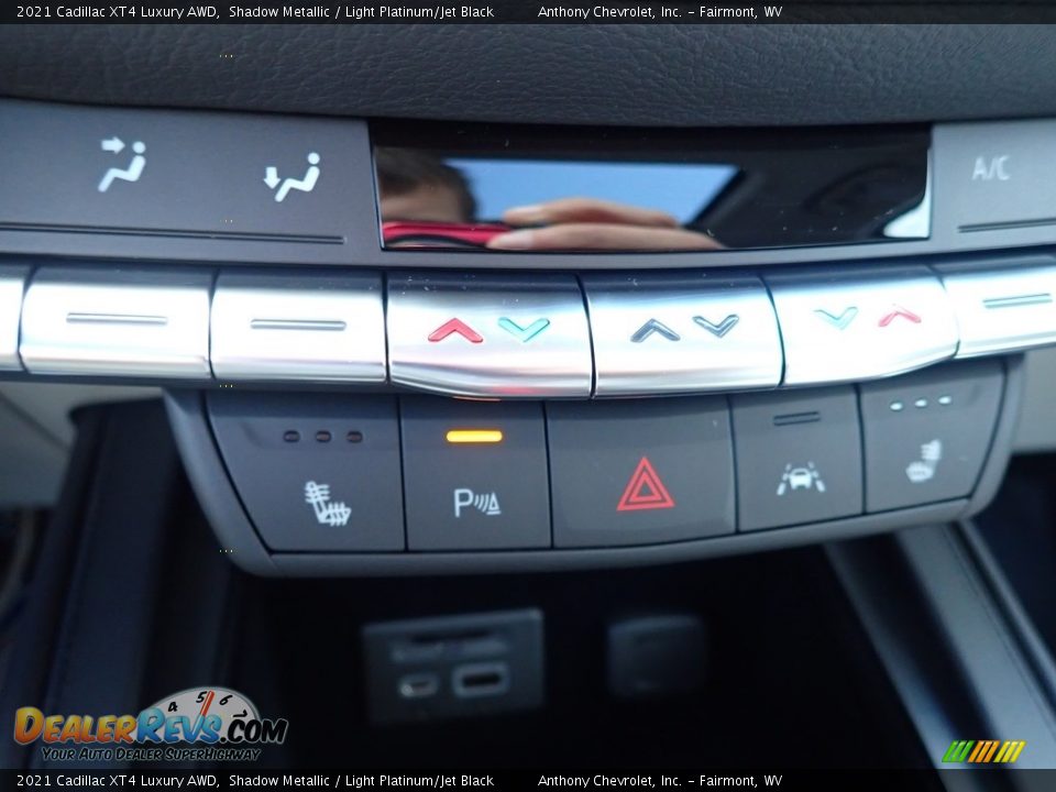 Controls of 2021 Cadillac XT4 Luxury AWD Photo #17