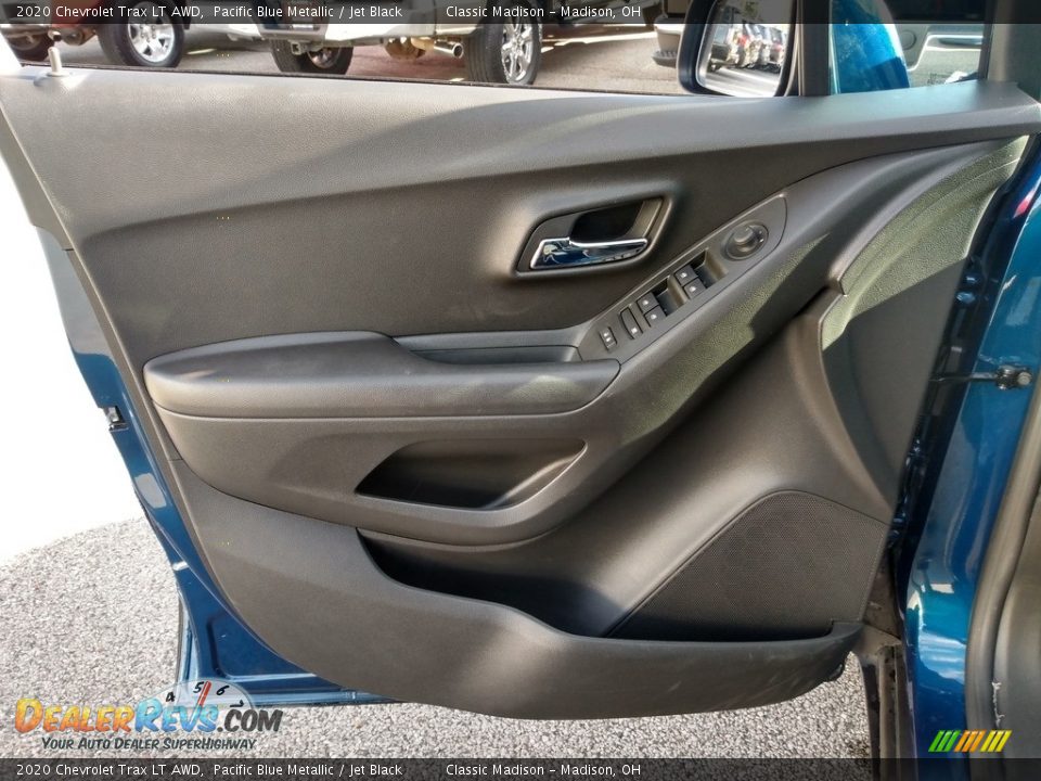 2020 Chevrolet Trax LT AWD Pacific Blue Metallic / Jet Black Photo #9