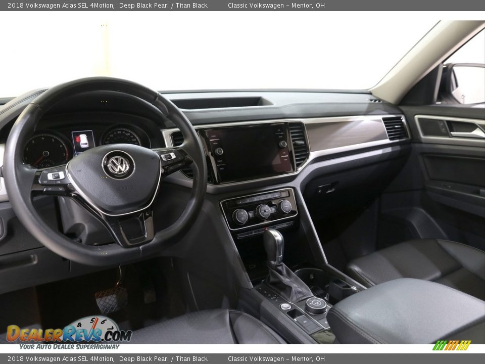 Dashboard of 2018 Volkswagen Atlas SEL 4Motion Photo #6