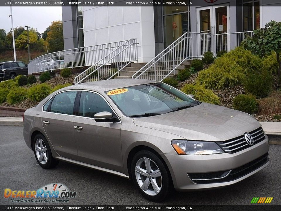 Front 3/4 View of 2015 Volkswagen Passat SE Sedan Photo #1