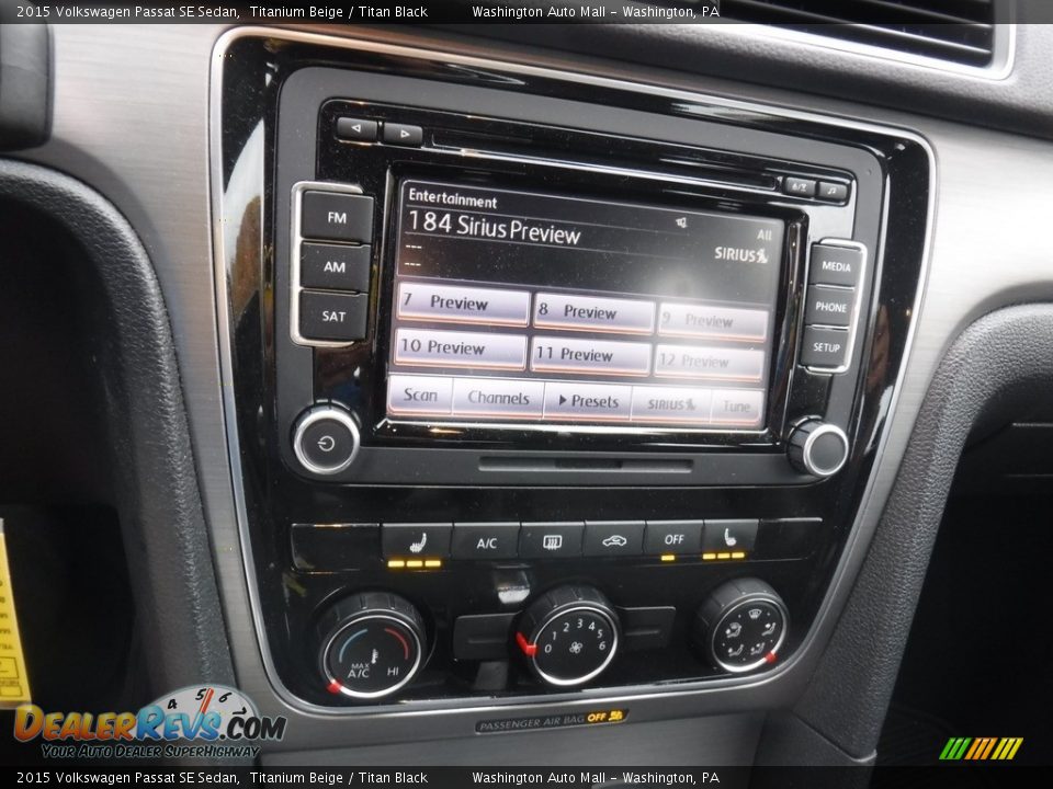 Controls of 2015 Volkswagen Passat SE Sedan Photo #3
