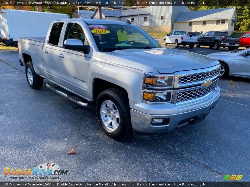 Front 3/4 View of 2015 Chevrolet Silverado 1500 LT Double Cab 4x4 Photo #4