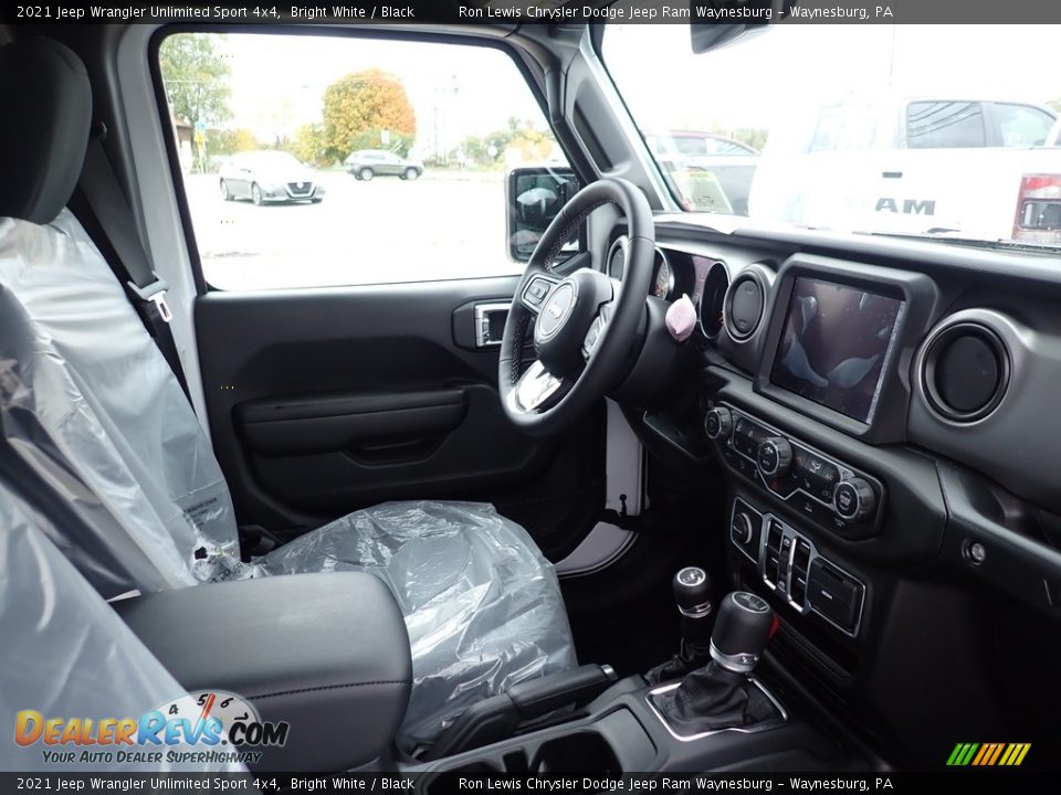 Dashboard of 2021 Jeep Wrangler Unlimited Sport 4x4 Photo #11