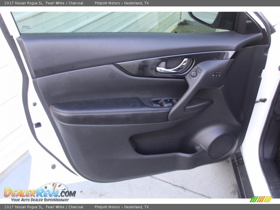 Door Panel of 2017 Nissan Rogue SL Photo #14