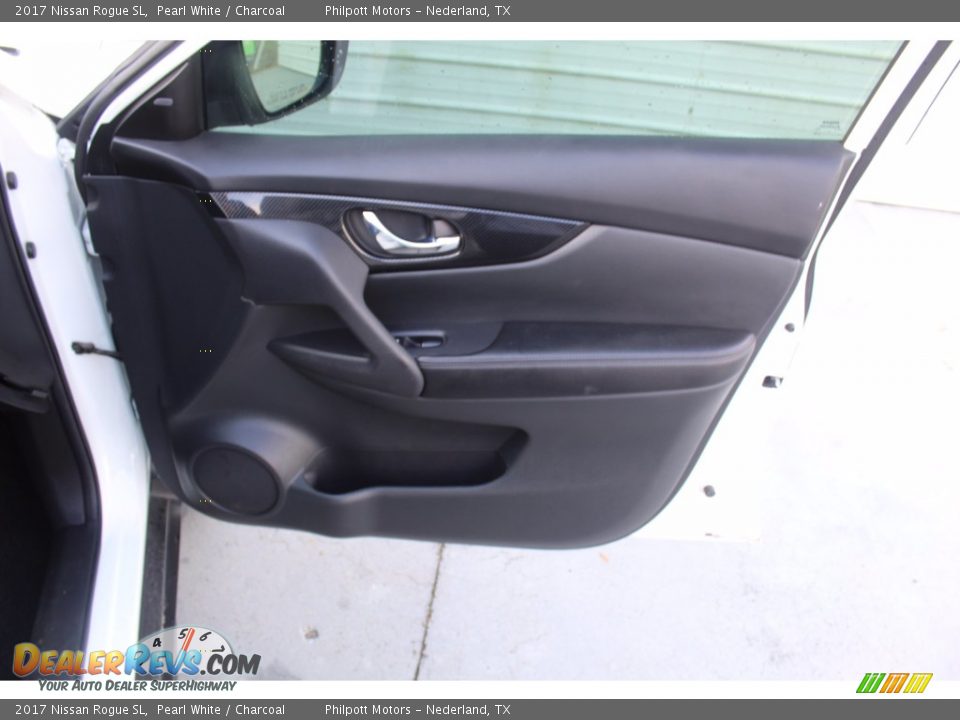 Door Panel of 2017 Nissan Rogue SL Photo #32