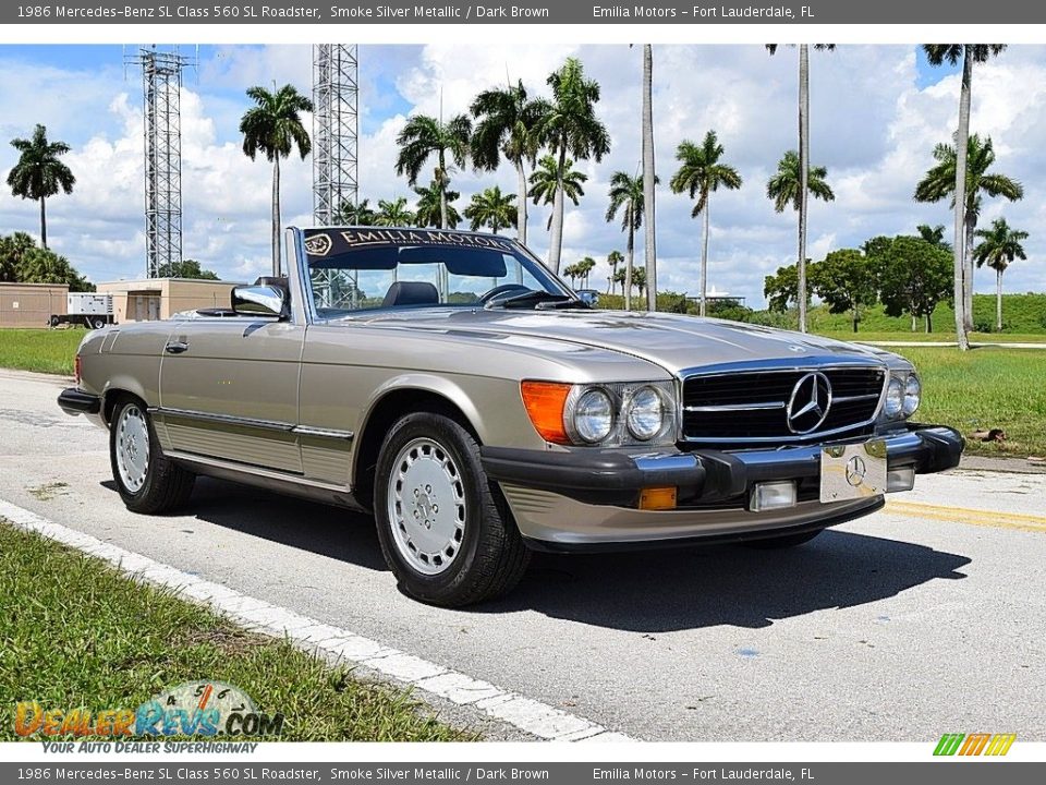 Front 3/4 View of 1986 Mercedes-Benz SL Class 560 SL Roadster Photo #1