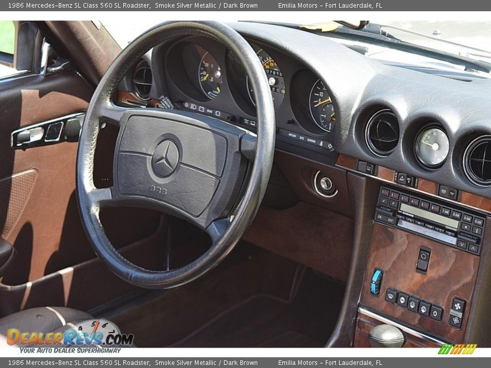 Dashboard of 1986 Mercedes-Benz SL Class 560 SL Roadster Photo #29