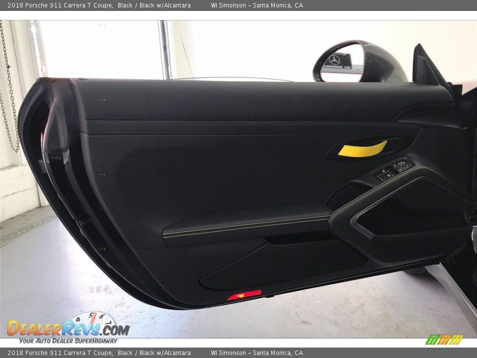 Door Panel of 2018 Porsche 911 Carrera T Coupe Photo #23