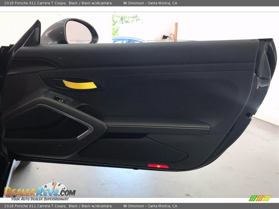 Door Panel of 2018 Porsche 911 Carrera T Coupe Photo #24