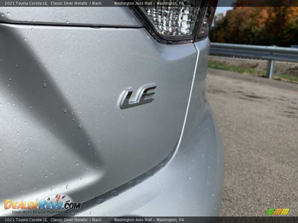 2021 Toyota Corolla LE Classic Silver Metallic / Black Photo #26