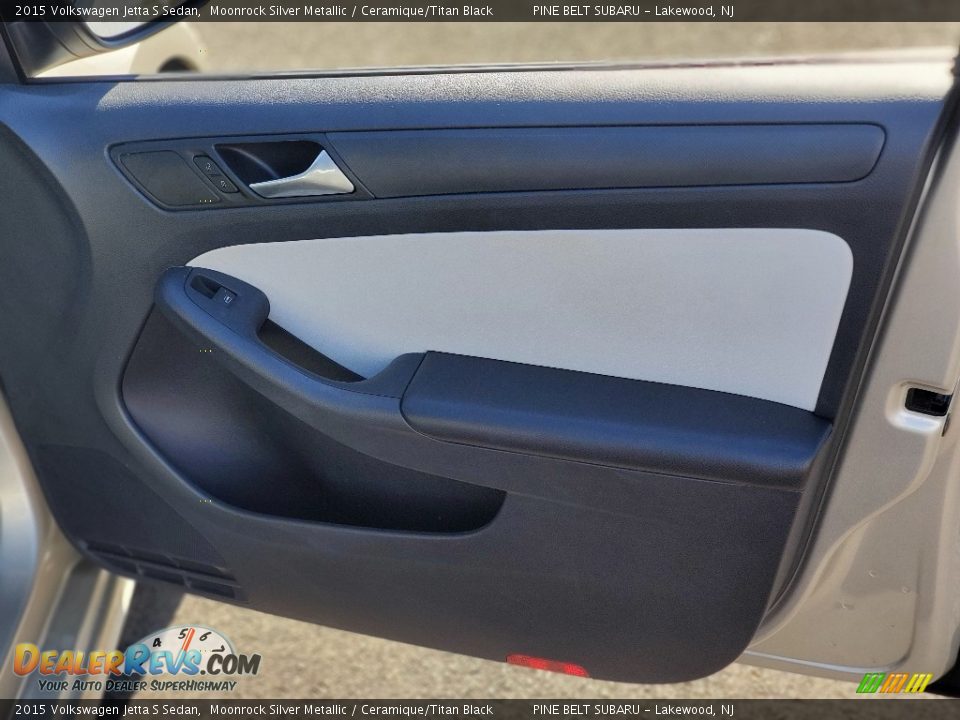 Door Panel of 2015 Volkswagen Jetta S Sedan Photo #21