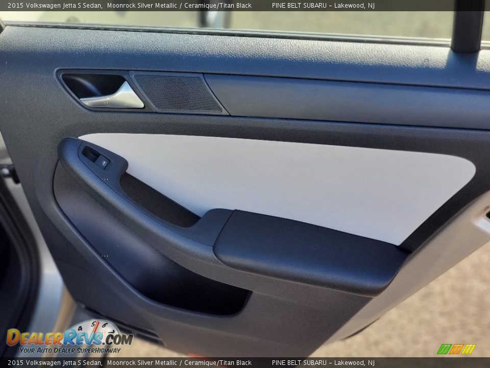 Door Panel of 2015 Volkswagen Jetta S Sedan Photo #24