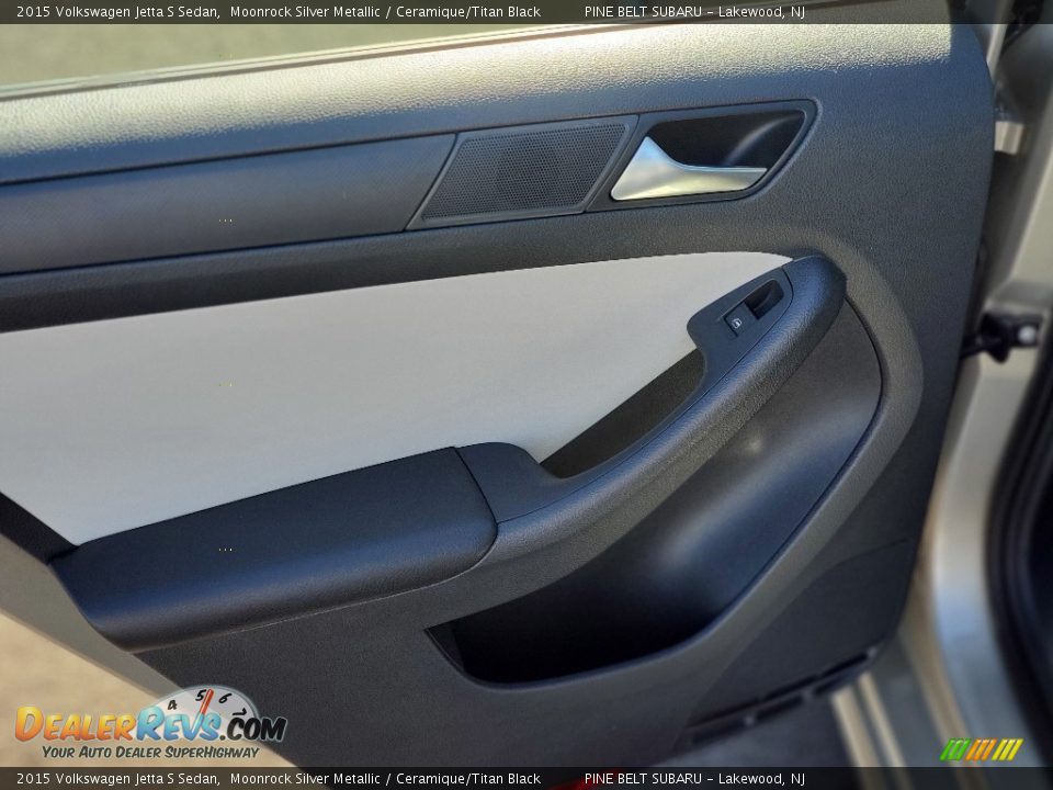 Door Panel of 2015 Volkswagen Jetta S Sedan Photo #30