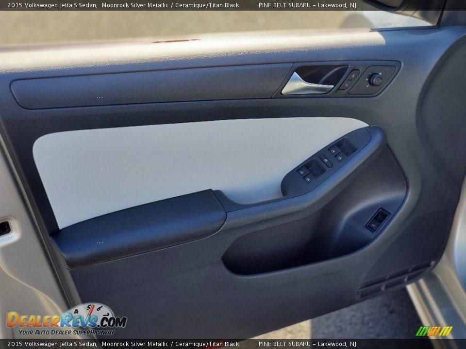 Door Panel of 2015 Volkswagen Jetta S Sedan Photo #33