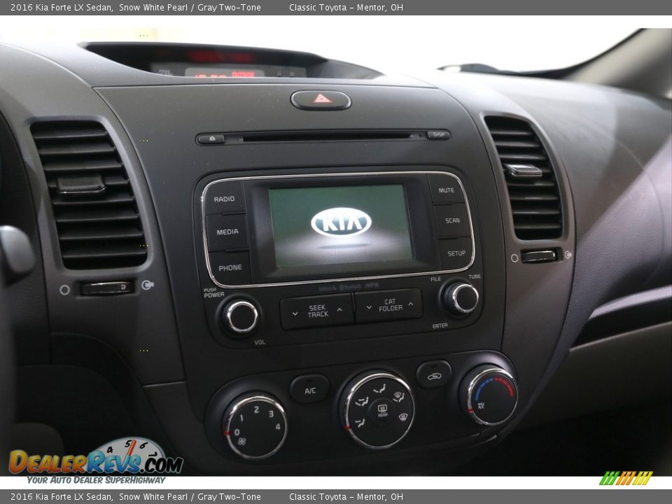 Controls of 2016 Kia Forte LX Sedan Photo #12