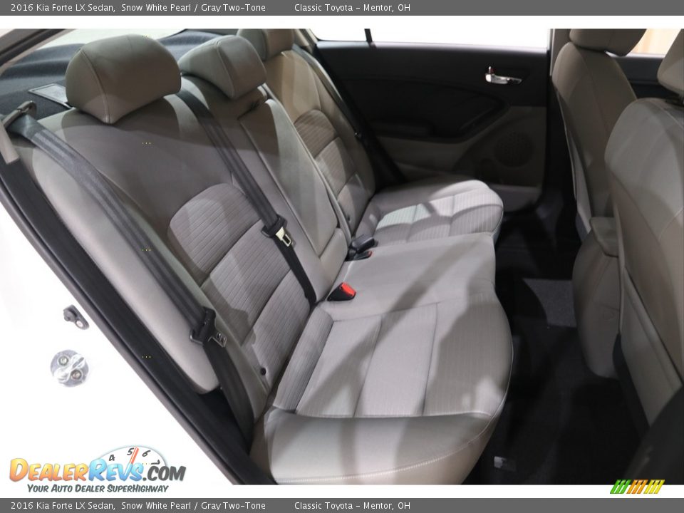 Rear Seat of 2016 Kia Forte LX Sedan Photo #19