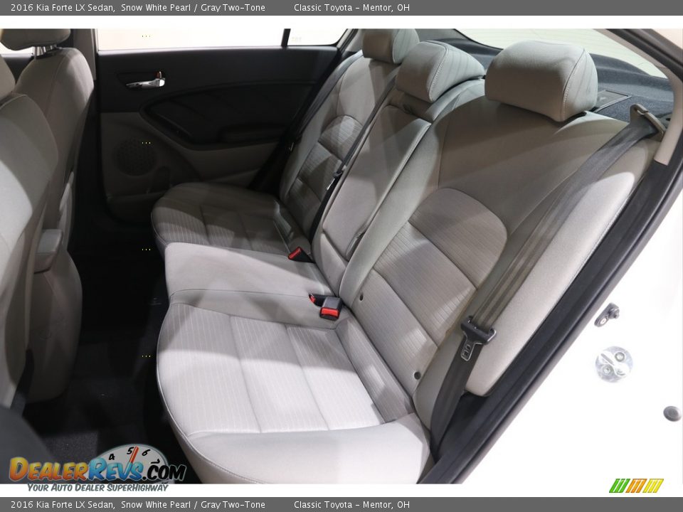 Rear Seat of 2016 Kia Forte LX Sedan Photo #20