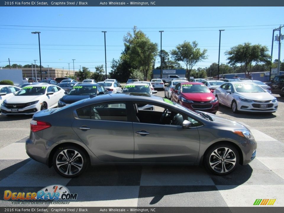 2016 Kia Forte EX Sedan Graphite Steel / Black Photo #3