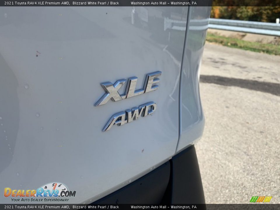 2021 Toyota RAV4 XLE Premium AWD Blizzard White Pearl / Black Photo #29