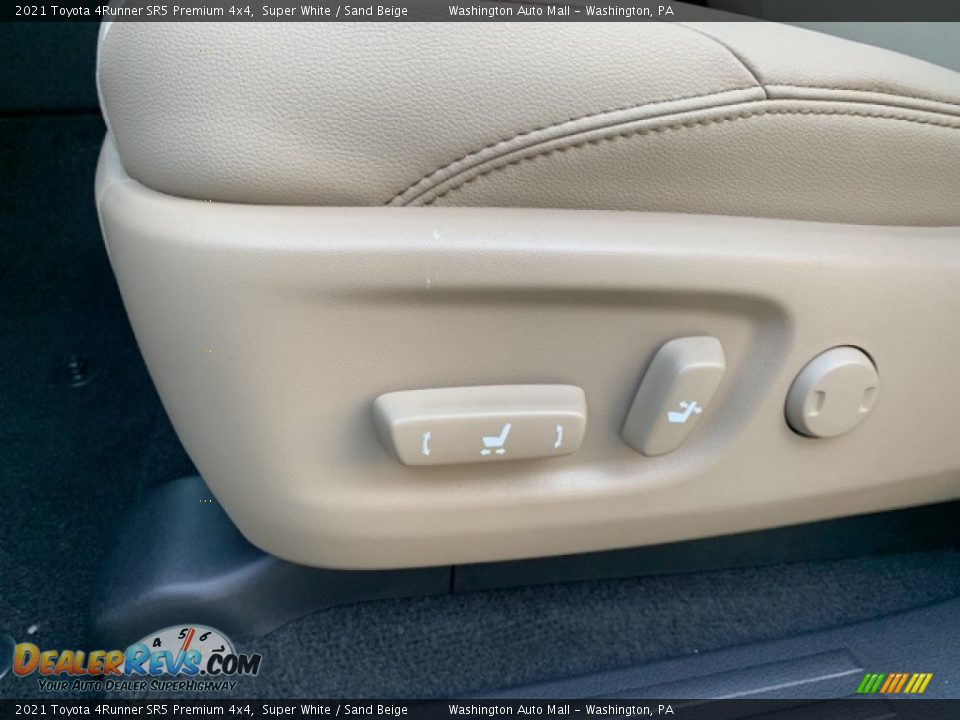 2021 Toyota 4Runner SR5 Premium 4x4 Super White / Sand Beige Photo #17