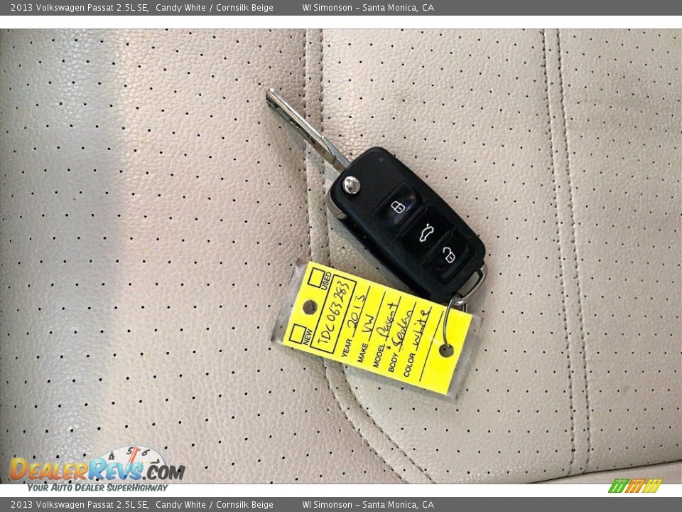 2013 Volkswagen Passat 2.5L SE Candy White / Cornsilk Beige Photo #11