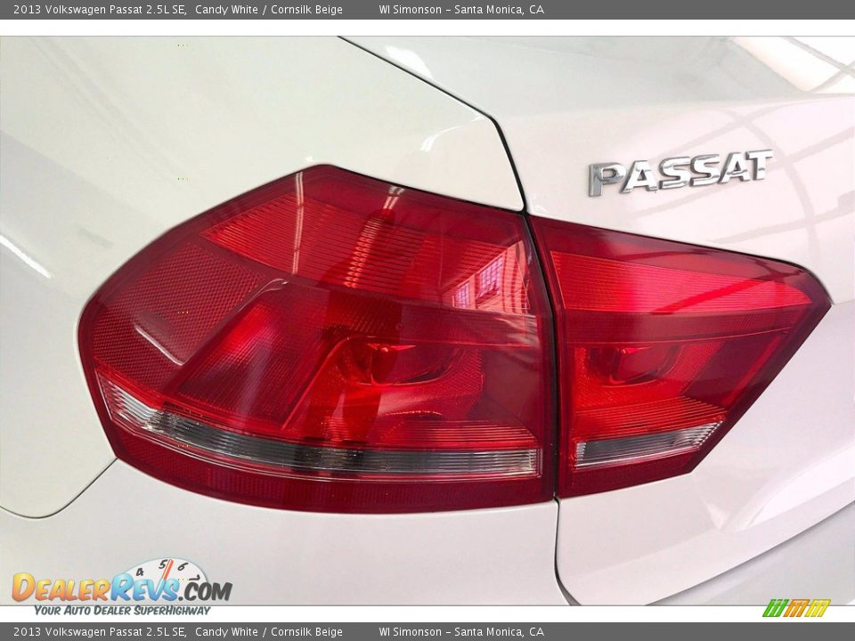 2013 Volkswagen Passat 2.5L SE Candy White / Cornsilk Beige Photo #28