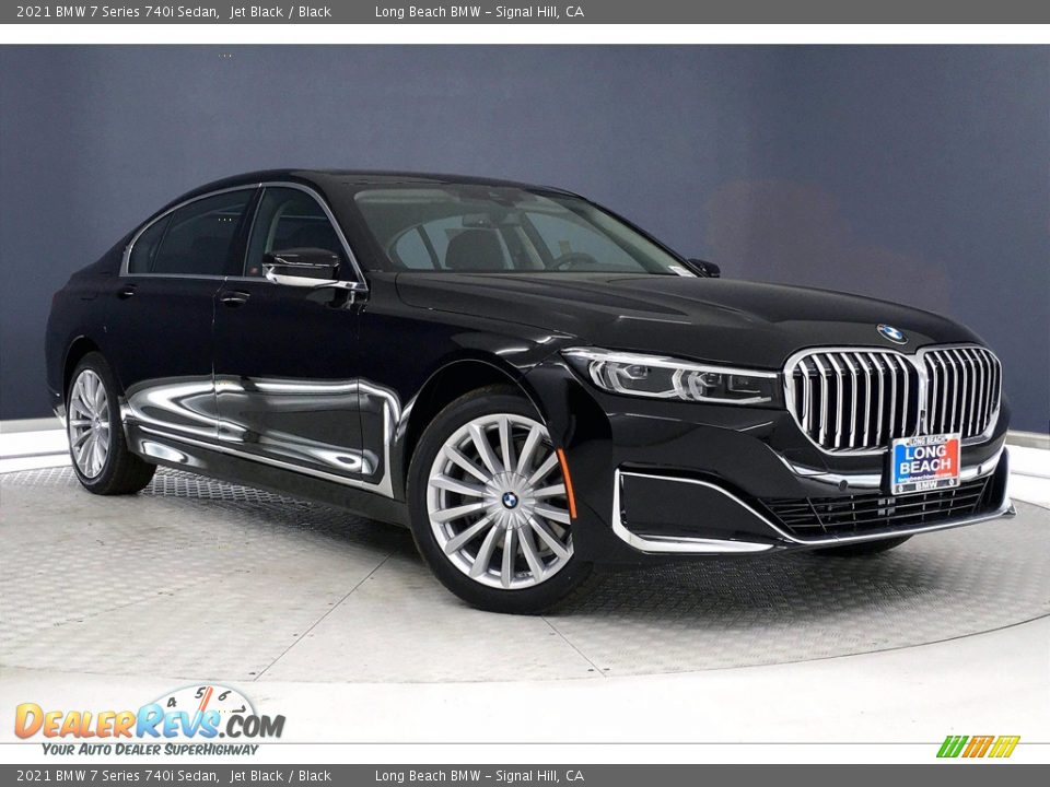 Front 3/4 View of 2021 BMW 7 Series 740i Sedan Photo #19