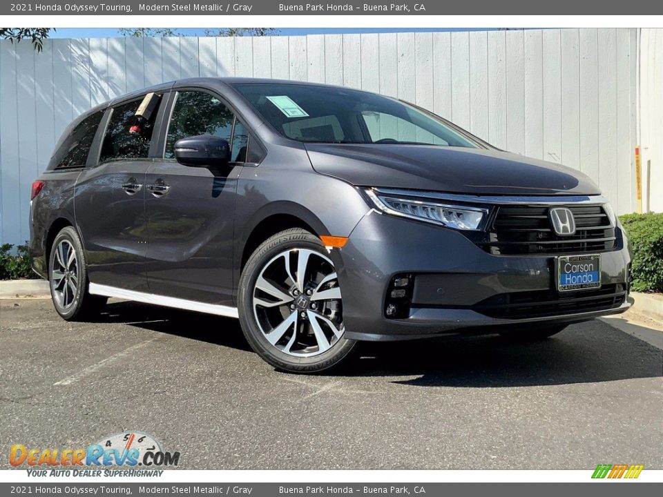Front 3/4 View of 2021 Honda Odyssey Touring Photo #14
