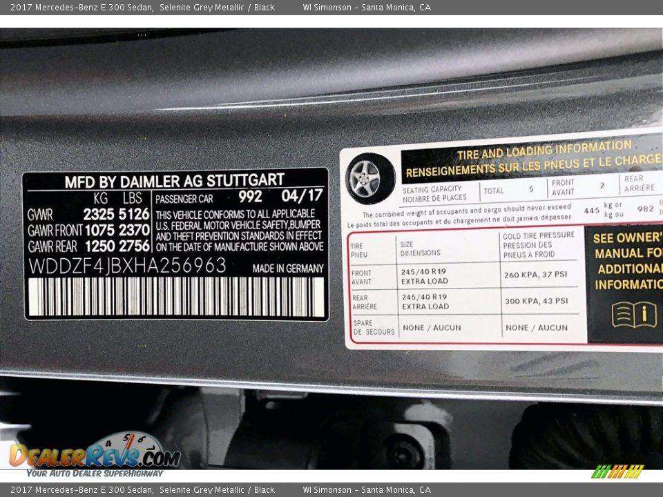 2017 Mercedes-Benz E 300 Sedan Selenite Grey Metallic / Black Photo #33