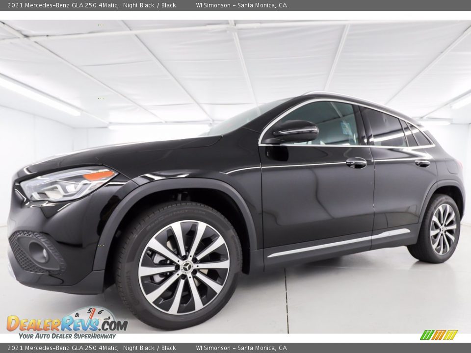 Front 3/4 View of 2021 Mercedes-Benz GLA 250 4Matic Photo #6