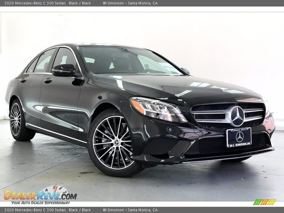 Front 3/4 View of 2020 Mercedes-Benz C 300 Sedan Photo #12