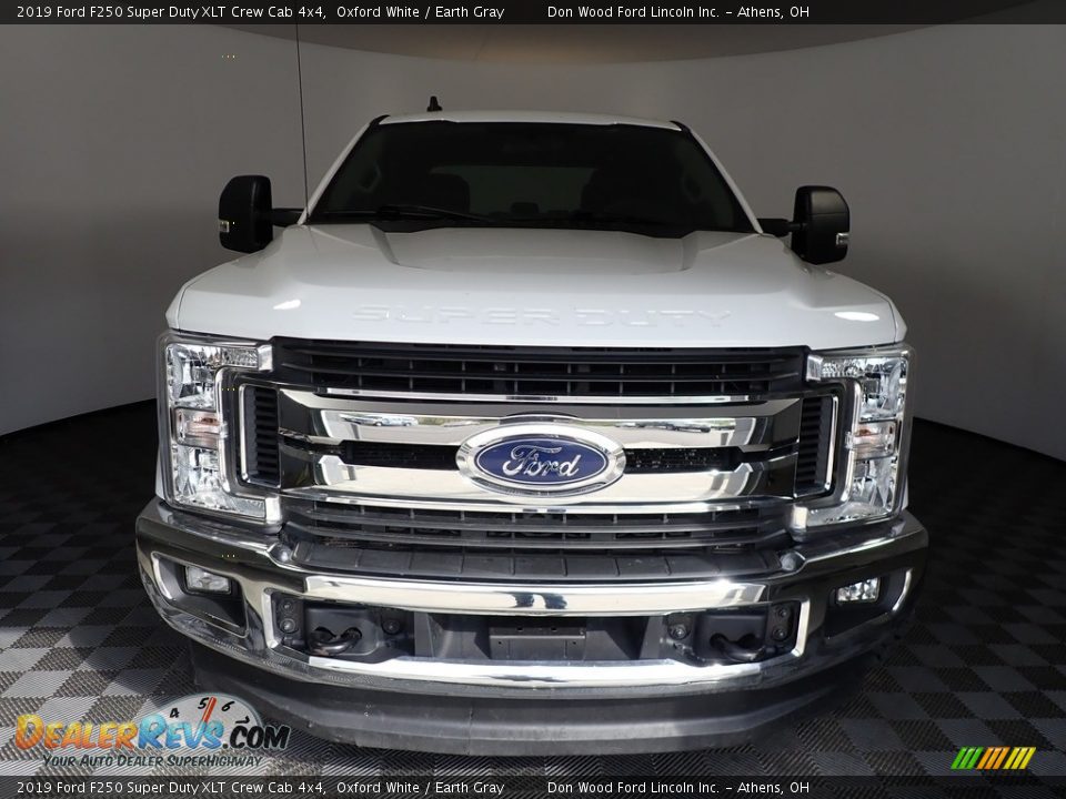 2019 Ford F250 Super Duty XLT Crew Cab 4x4 Oxford White / Earth Gray Photo #4