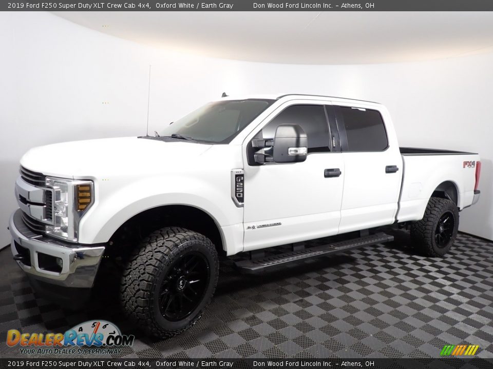 2019 Ford F250 Super Duty XLT Crew Cab 4x4 Oxford White / Earth Gray Photo #7