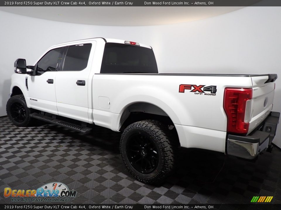 2019 Ford F250 Super Duty XLT Crew Cab 4x4 Oxford White / Earth Gray Photo #9